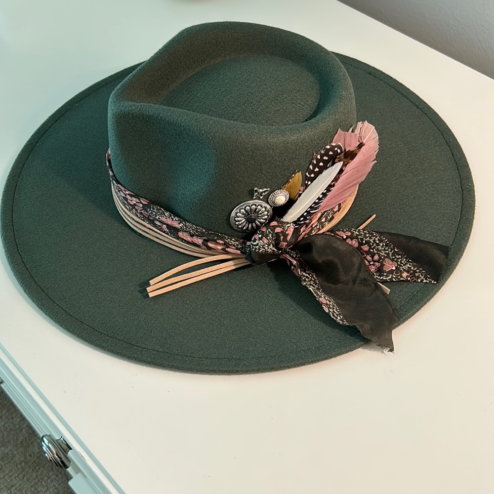 Fleastyle Wide Brim Hat NWT